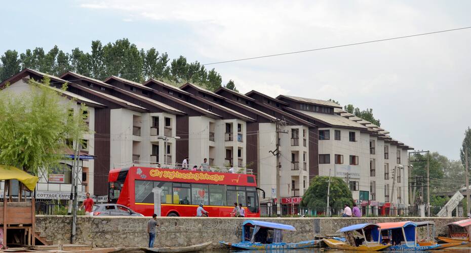 Kingfisher Houseboat, Srinagar 3